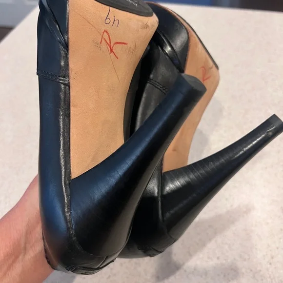 UGG Leather Jamison Black Platform Ankle Bootie Heels Sheepskin Lined Size 5.5 - Picture 8 of 14